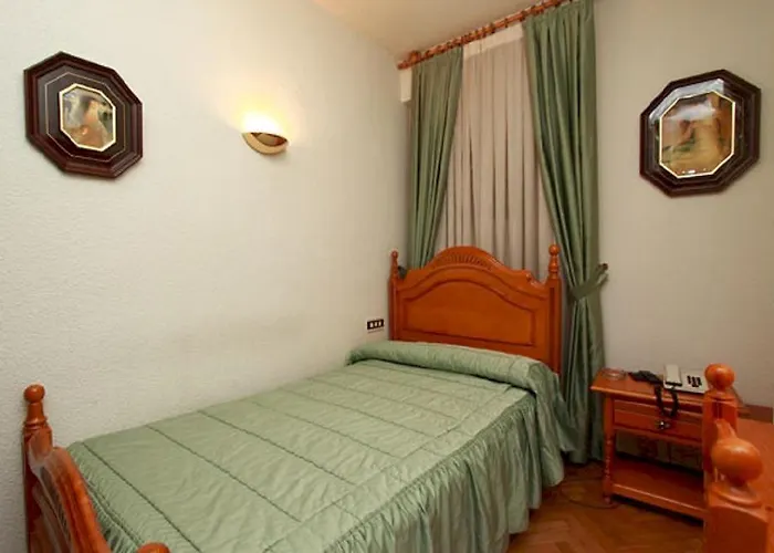 Barcelona 3* サラマンカ